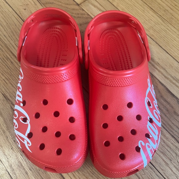 Coca Cola Coke Red Crocs Men’s 7 or Women’s 9 shoes - Picture 3 of 7